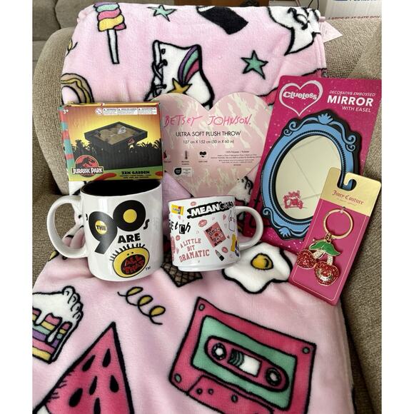 6PCS SET JUICY COUTURE BETSEY JOHNSON CLUELESS MEAN GIRLS ALL THAT JURASSIC PARK - Picture 2 of 16